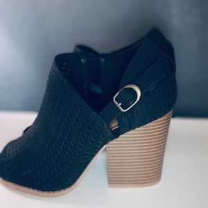 Black peep toe bootie